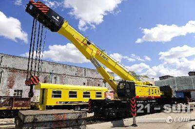 齐车公司首次出口具备桥梁救援能力铁路起重机