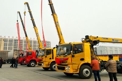 河南地区汉风随车起重运输车产品推介会隆重举行