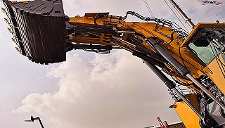 徐工机械2023年业绩喜人 起重机制造驱动增长，出口额创历史新高